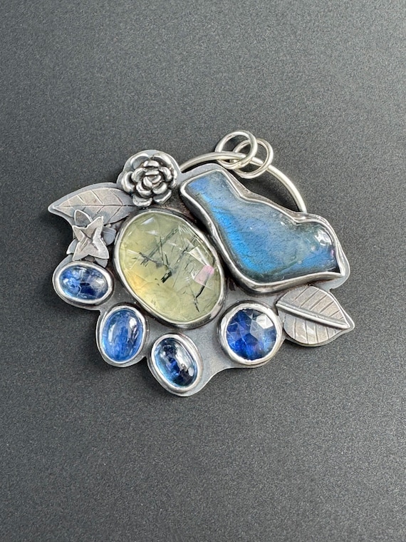 Labradorite bird pendant with prehnite and kyanite