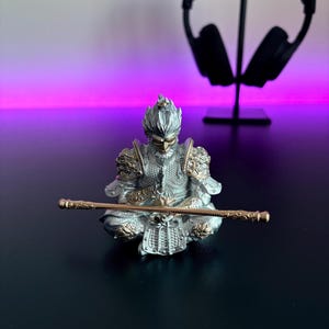 Figurine Sun Wukong peinte à la main – Inspiré du mythe noir de Wukong