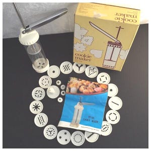 Vintage Retro 70&#39;s Cookie Maker Kit Omnibus Collection w/ Nozzles & Disc&#39; Instructions In Original Box