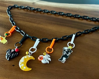 Collar con dije de campana estilo años 80 para Halloween: Recreación nostálgica, cadena de 76 cm.