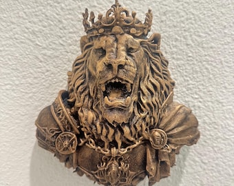 Regal Crowned Lion Wall Mount - Royal Lion Wall Decor - Medieval Gothic Wall Art - Majestic Lion Sculpture - Hand Painted Antique Gold 8”