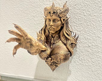 Lilith gotische muursculptuur - decor demonenkoningin donkere fantasie - occulte mythologie kunst aan de muur buste - handgeschilderd decor donker altaar 9"