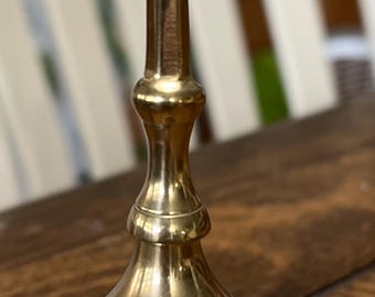 Sino de jantar vintage em latão maciço | Cabo ornamentado, fabricado na Índia