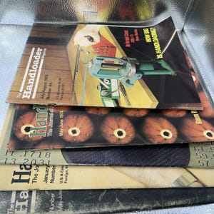 Lote de 5 cargadores manuales vintage de los años 70 para pistolas automáticas y campos de tiro.