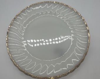 2 platos grandes de almuerzo Anchor Hocking Fire King de vidrio opalino con diseño en espiral y borde dorado de 25 cm (10").