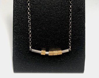 Small Curve Necklace with Vermeil Beads