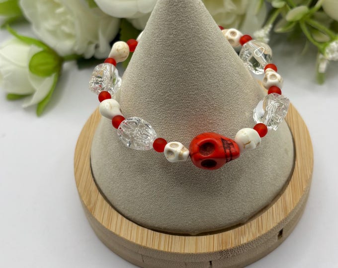 Skull Howlite Gemstones Bracelet | Halloween Gemstone bracelet | Stretch Bracelet | Skull bracelet | Crystal Skulls | 7 inch
