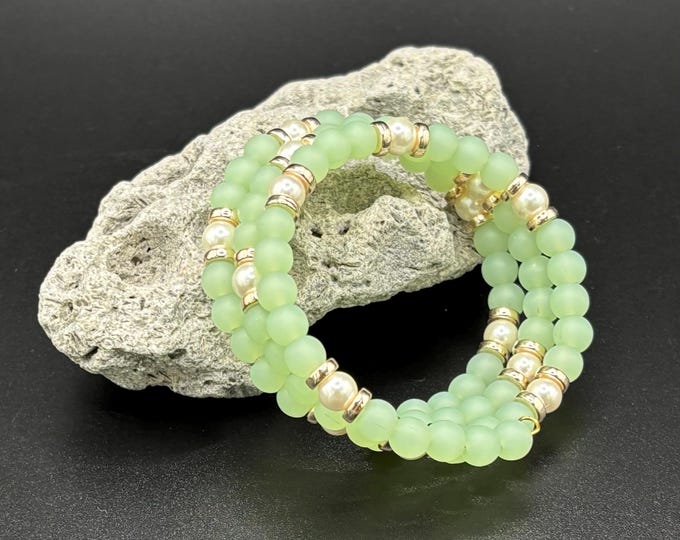 Seafoam Green Seaglass Bracelet | Seaglass Jewelry | Pearls and Seaglass |  Seaglass Memory Wire Bracelet |