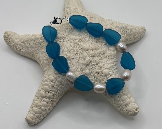 Peacock Blue Seaglass Bracelet | Blue Seaglass |  White Pearls | Seaglass Bracelet