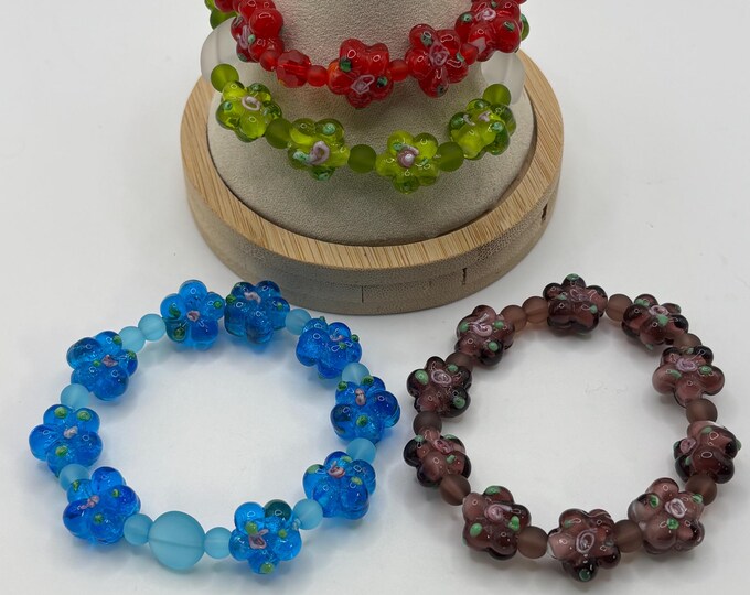 Flower Lampwork Glass Bracelet:  Glass Jewelry Stretch Bracelet | Seaglass Accents