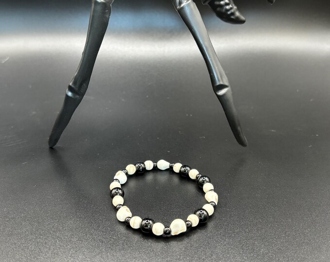 Black Onyx & Howlite Skull Bracelet: Halloween Gemstone Stretch Bracelet