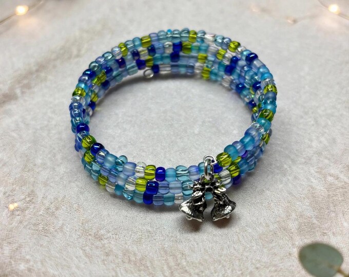 Christmas Seed Bead Bracelet with Charm |  Christmas Bracelet | Holiday Bracelet | Memory Wire Bracelet | Multi Strand