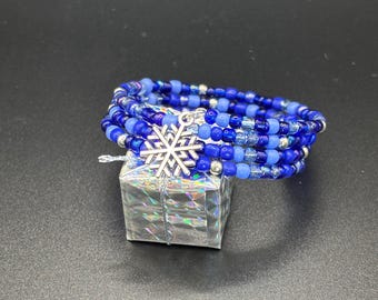 Christmas Seed Bead Bracelet with Charm |  Christmas Bracelet | Holiday Bracelet | Memory Wire Bracelet | Multi Strand