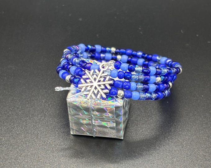 Christmas Seed Bead Bracelet with Charm |  Christmas Bracelet | Holiday Bracelet | Memory Wire Bracelet | Multi Strand
