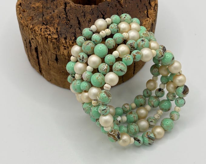 Howlite Bracelet | Colorful Mint Green Gemstone  | Memory wire bracelet | Multistrand bracelet  | Agate and Faux Pearl Bracelet