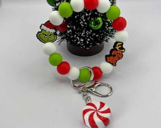 Red and Green Grinchy Beaded Wristlet Keychain  | Keychain with Silicone and tassel | Keychain | Key Fob | Wristlet |