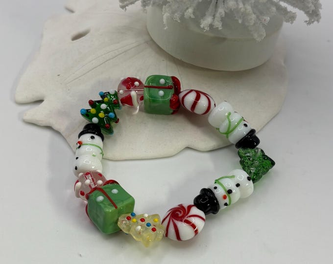 Lampwork Glass Christmas Bracelet:  Holiday  Jewelry Stretch Bracelet |