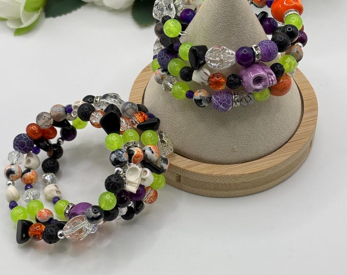 Skull Memory Wire Bracelet | Black Lava Rock  | Agate and Amethyst Gemstones | Howlite Skulls | Crystal Skulls Bracelet | Halloween Bracelet