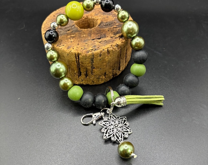 Olive Vintage Beads Green Beaded Wristlet Keychain  | Keychain with Silicone | Ton Inspired | Focal | Keychain | Key Fob | Wristlet | Cruise