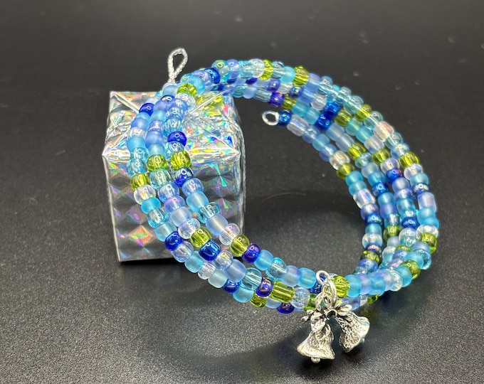 Christmas Seed Bead Bracelet with Charm |  Christmas Bracelet | Holiday Bracelet | Memory Wire Bracelet | Multi Strand