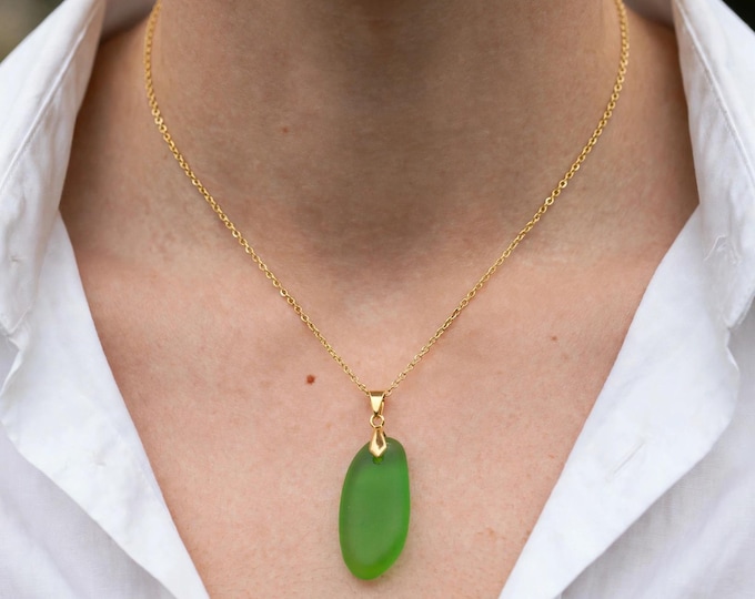 Green Seaglass Necklace | Green Seaglass | Seaglass Necklace |  Seaglass on Silver or Gold Chain | Seaglass Pendant