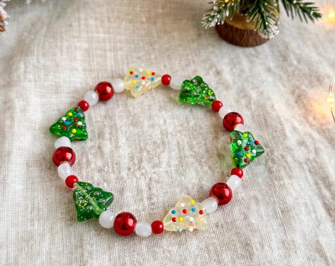 Lampwork Glass Christmas Bracelet: Holiday Tree Stretch Bracelet