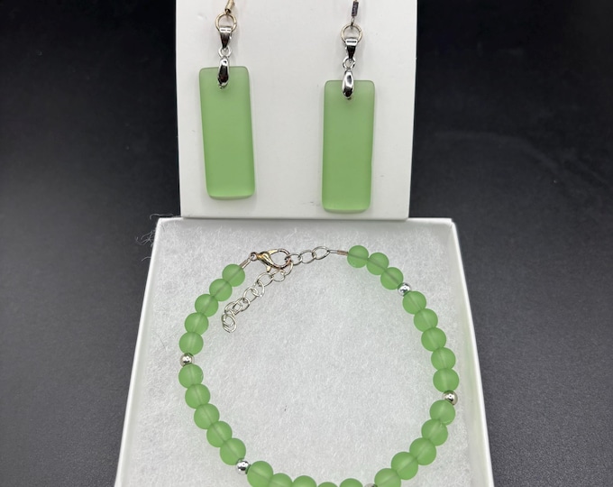 Gift Set Seaglass | Seaglass Jewelry | Seaglass Earrings |  Seaglass Bracelet | Black Pirate Glass Minimalist | Blue and Green Seaglass