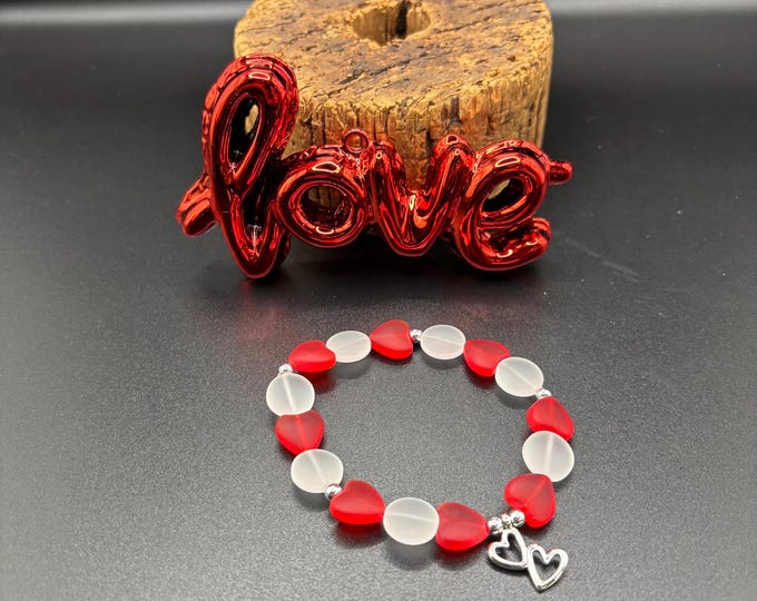 Red Seaglass Heart Bracelet:   Stretch Bracelet  | Beach Glass