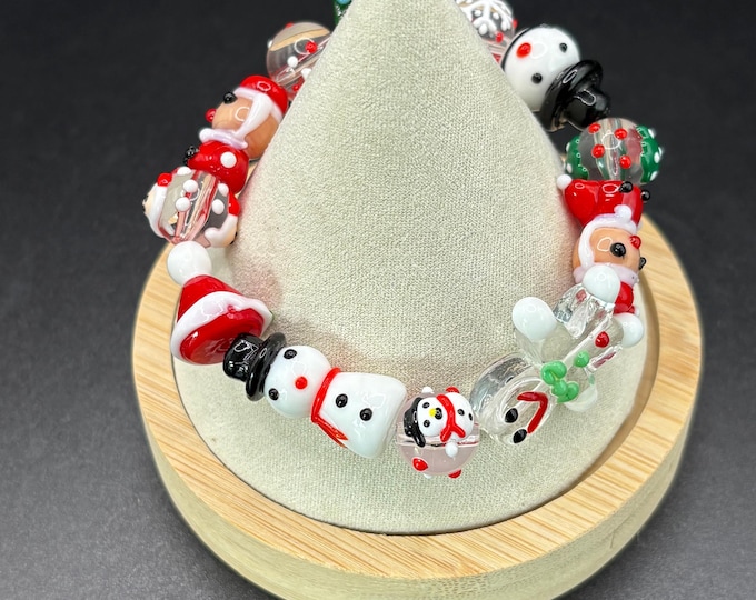 Lampwork Glass Christmas Bracelet:  Holiday  Jewelry Stretch Bracelet |