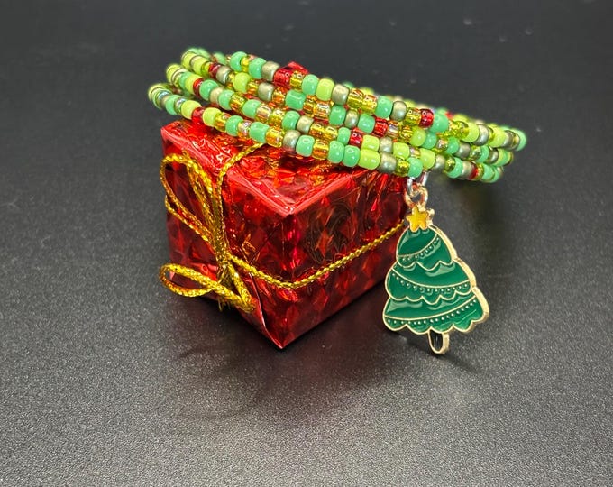 Christmas Seed Bead Bracelet with Charm |  Christmas Bracelet | Holiday Bracelet | Memory Wire Bracelet | Multi Strand