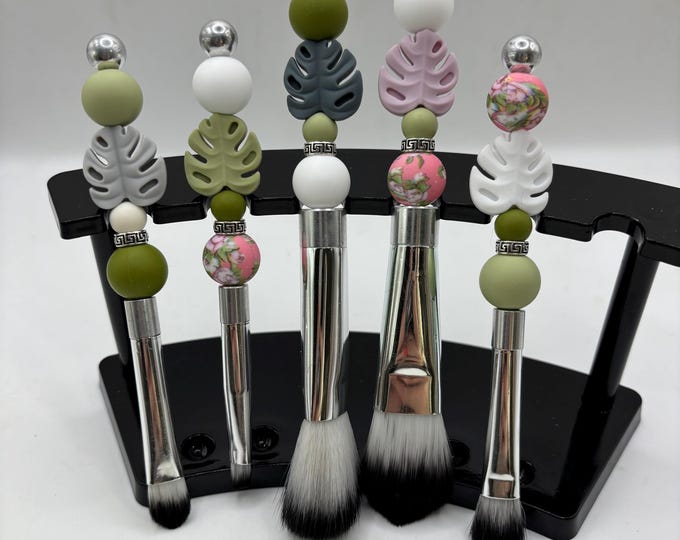 Makeup Brushes Set of 5 | Girly Theme | Beaded Makeup Brushes | Gift Set | Monstera Leaf