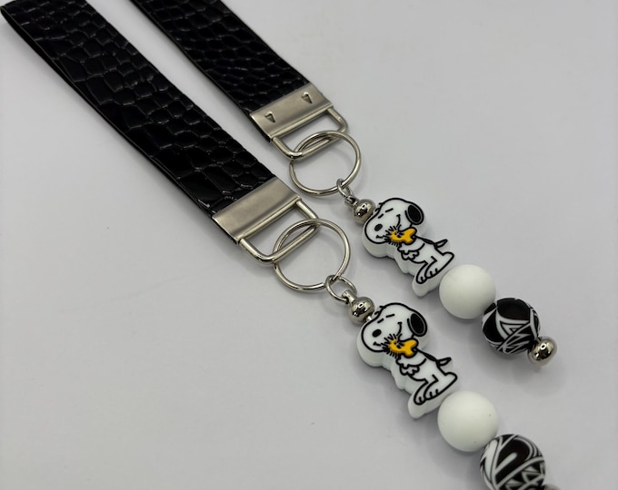 Snoopy Focal Beaded Faux Alligator Wristlet Keychain  | Keychain with Silicone Beagle | Keychain | Key Fob | Wristlet |
