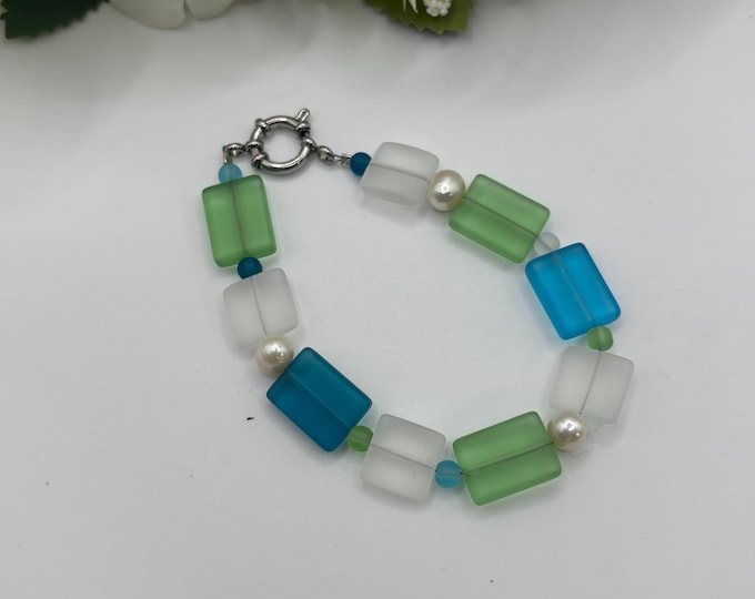 Blue Green and White Seaglass Bracelet | Beach Glass Bracelet |  Freshwater White Pearls | Seaglass Bracelet