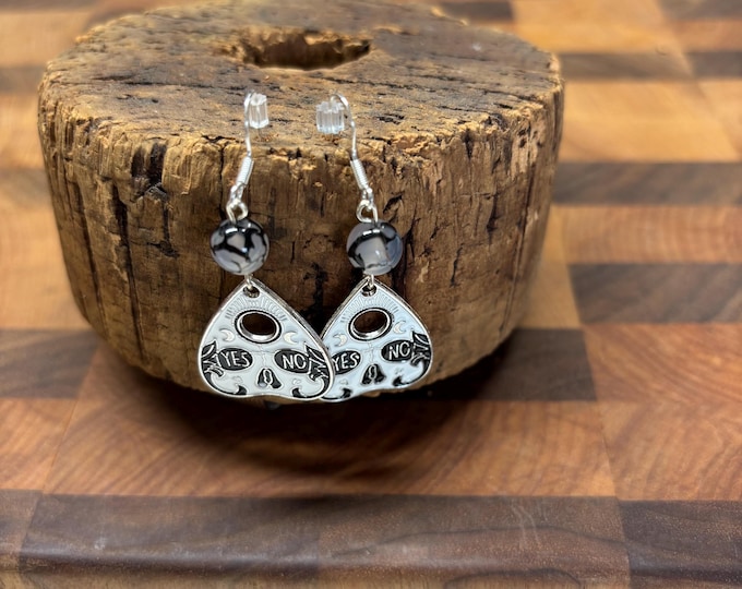 Tarot earrings | Halloween earrings | Planchette earrings | Ouija earrings | Silver planchette