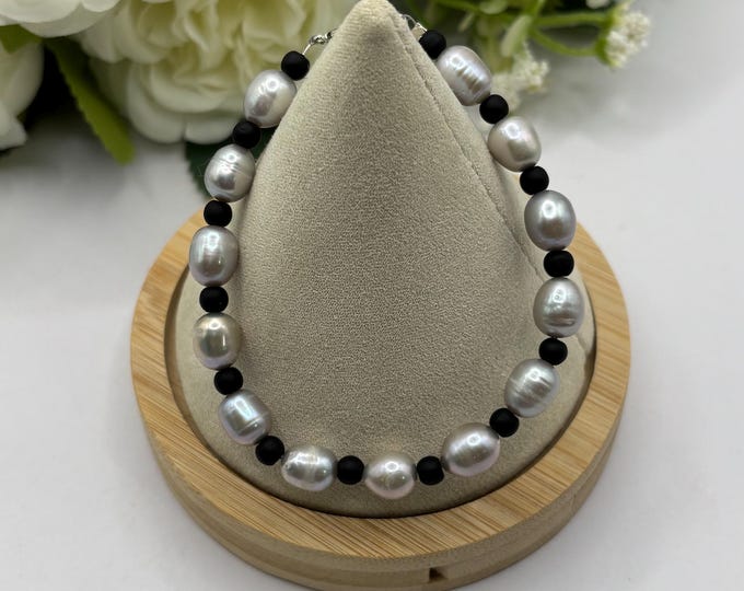 Freshwater Silver Pearl and Pirate Black Seaglass Bracelet | Freshwater Pearls | Seaglass Bracelet | Pearl Bracelet |