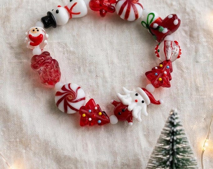Lampwork  Glass Red and White  Christmas Bracelet:  Holiday  Jewelry Stretch Bracelet |