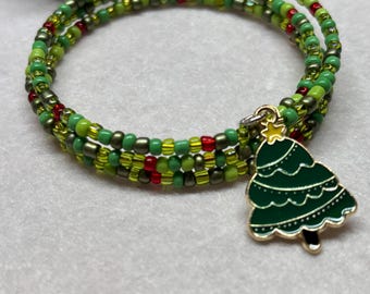 Christmas Seed Bead Bracelet with Charm |  Christmas Bracelet | Holiday Bracelet | Memory Wire Bracelet | Multi Strand