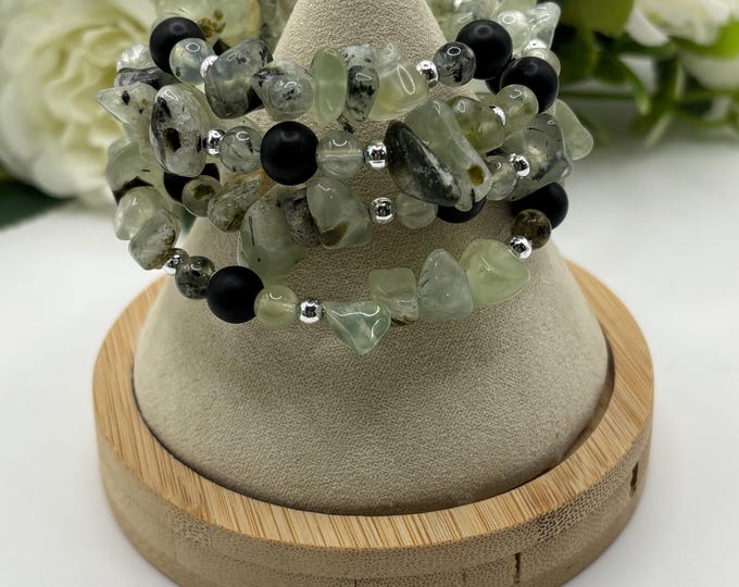 Prehnite and Black Onyx Gemstone bracelet | Memory wire bracelet | Multistrand bracelet | gemstones |