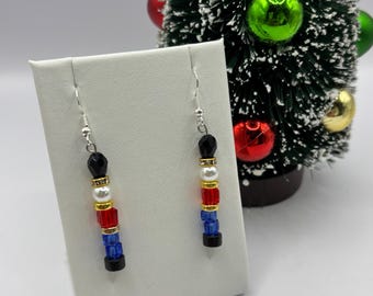 Un Noël casse-noisette | Boucles d'oreilles Casse-Noisette | Boucles d'oreilles des Fêtes |  Boucles d'oreilles en cristal et perles blanches | Boucles d'oreilles de Noël | Argent sterling