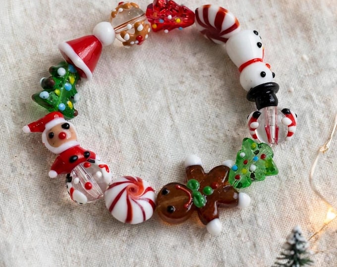 Lampwork Glass Christmas Bracelet:  Holiday  Jewelry Stretch Bracelet |