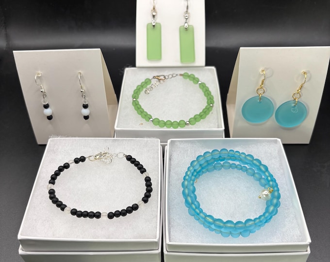 Gift Set Seaglass | Seaglass Jewelry | Seaglass Earrings |  Seaglass Bracelet | Black Pirate Glass Minimalist | Blue and Green Seaglass