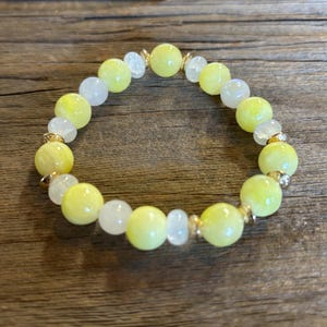 Jade amarillo y piedra lunar / Pulsera de jade / Pulsera de piedra lunar / Pulsera de piedras preciosas / Pulsera elástica