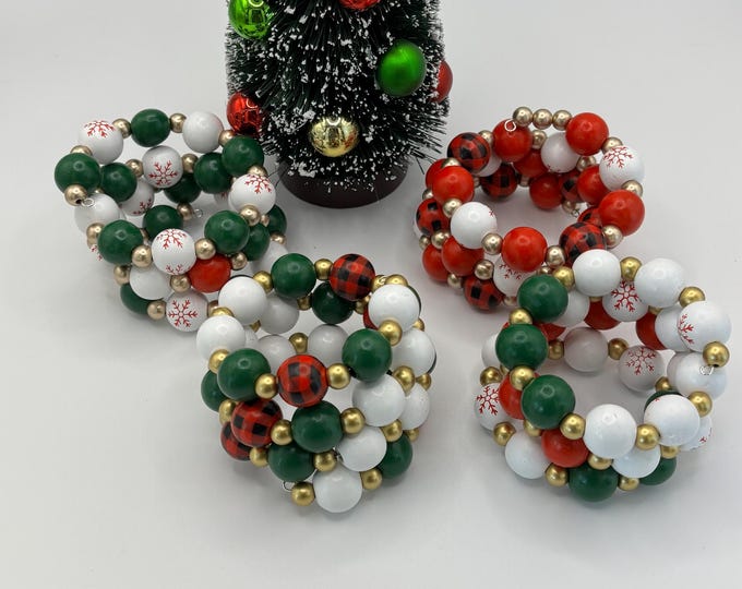Christmas Buffalo Plaid Bead Bracelet |  Christmas Bracelet | Holiday Bracelet | Memory Wire Bracelet | Multi Strand | Large Wood Beads