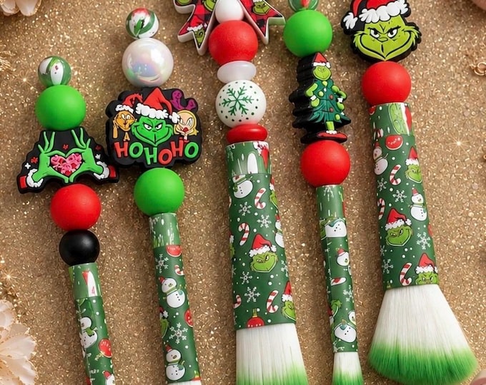 Makeup Brushes Set of 5 | Grinch inspired Theme| Beaded Makeup Brushes | Gift Set