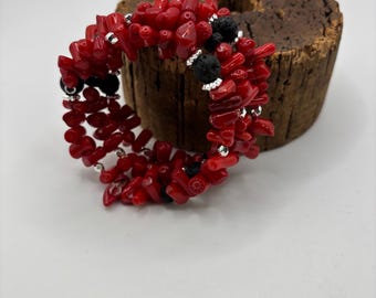 Pulsera de coral rojo y lava negra / Pulsera de alambre con memoria / Pulsera de múltiples hilos / Gemas de coral / Roca de lava / Difusor