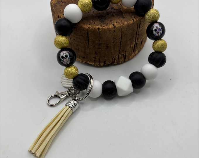 Skull  Beaded Wristlet Keychain  | Keychain with Silicone and Skulls | Keychain | Key Fob | Wristlet | Cruise