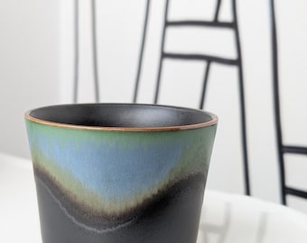 手作りの青緑色の陶器マグカップ：カナダの陶器コーヒーカップ