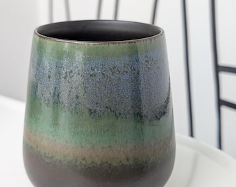 手作りのブルーグリーンセラミックコーヒーマグ - カナダの陶器