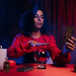 Love Tarot Reading, Soulmate & Twin Flame Guidance – Intuitive Psychic Insights for Entertainment