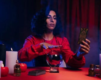 Love Tarot Reading, Soulmate & Twin Flame Guidance – Intuitive Psychic Insights for Entertainment